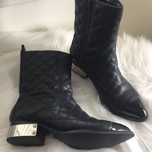 Black Quilted Leather Booties, 7.5🖤💛